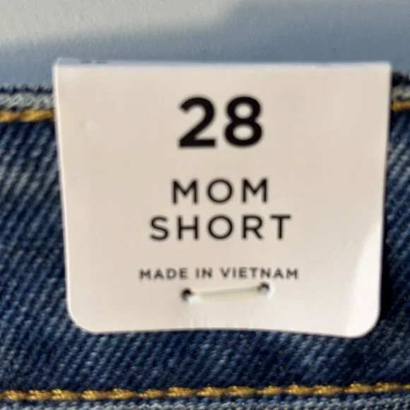 PacSun Womens Mom High-Waisted Denim Shorts Size 28 Light Wash - Picture 6 of 10